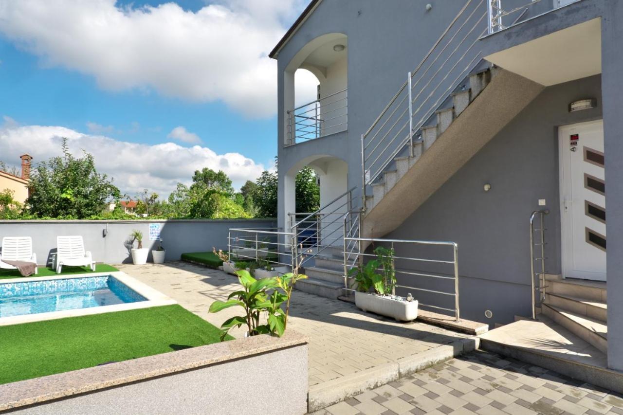 Villa Miskovic バニョレ エクステリア 写真